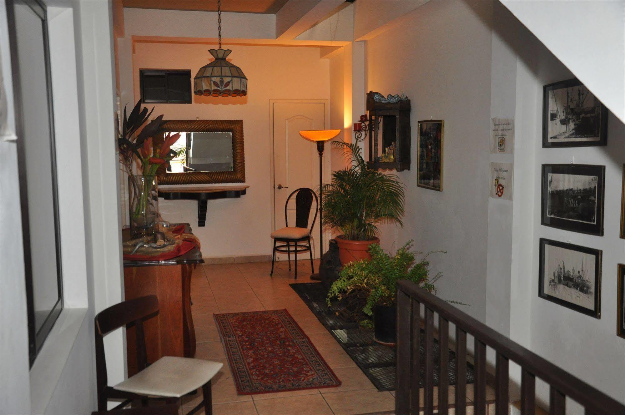 Hotel Casa De Espana La Ceiba Exterior photo
